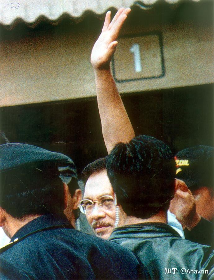 安华40年拜相路 - 知乎