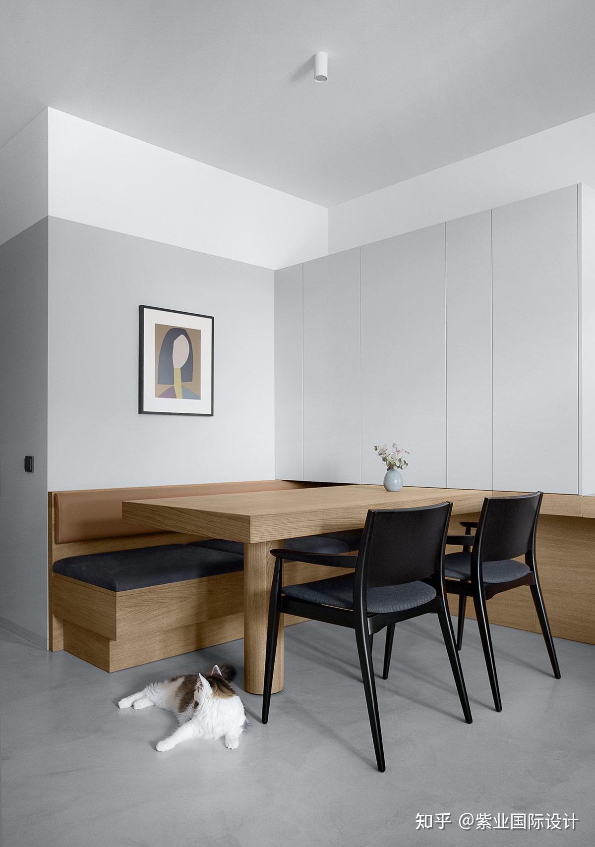 117平米简美式三居室餐厅餐椅摆放效果图_别墅设计图
