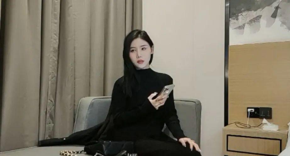 小宝寻花酒店直播拍视频被抓