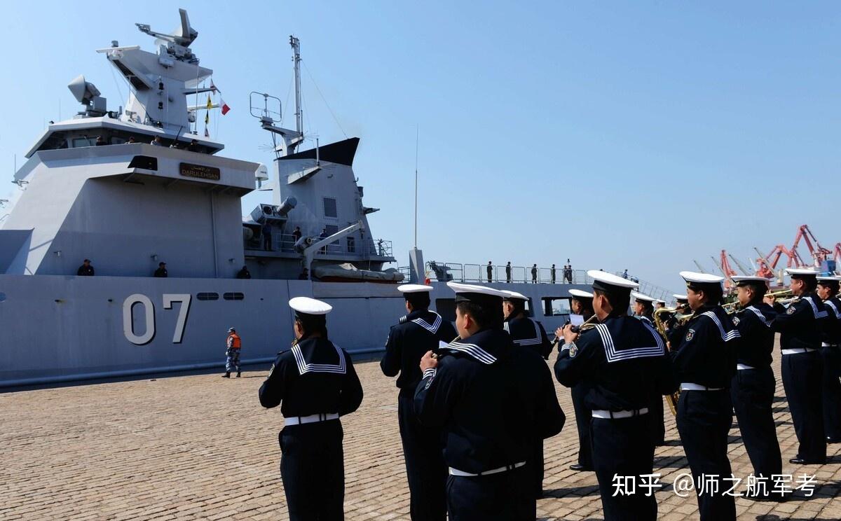 地处海滨城市青岛,是中国海军潜艇和防险救生部队军官,士官,士兵的