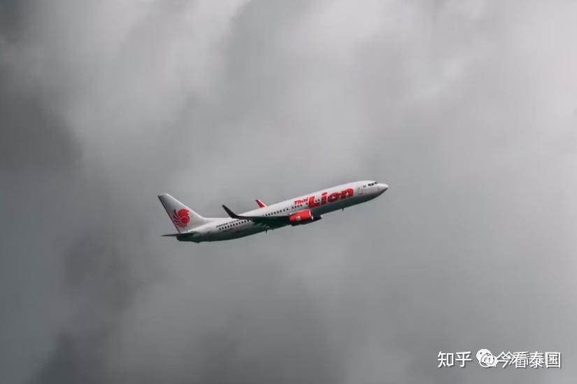 泰国狮航出事，飞机发动机在高空起火，好在安全降落 - 知乎