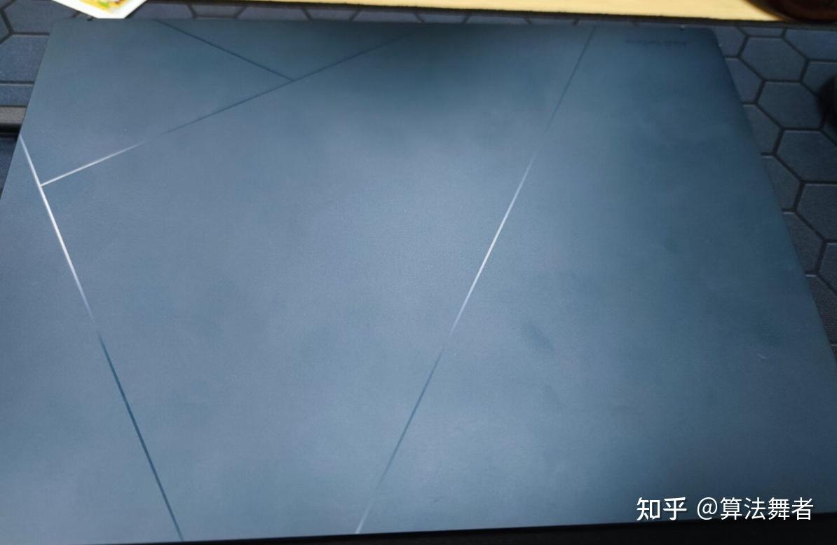 值不值得购买?13.3英寸的2.8k oled屏幕高性能轻薄本推荐!