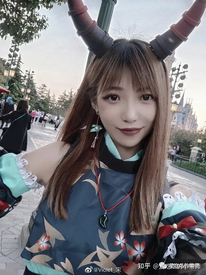 最后:福利送上,宋大腿早期的cos活动照.