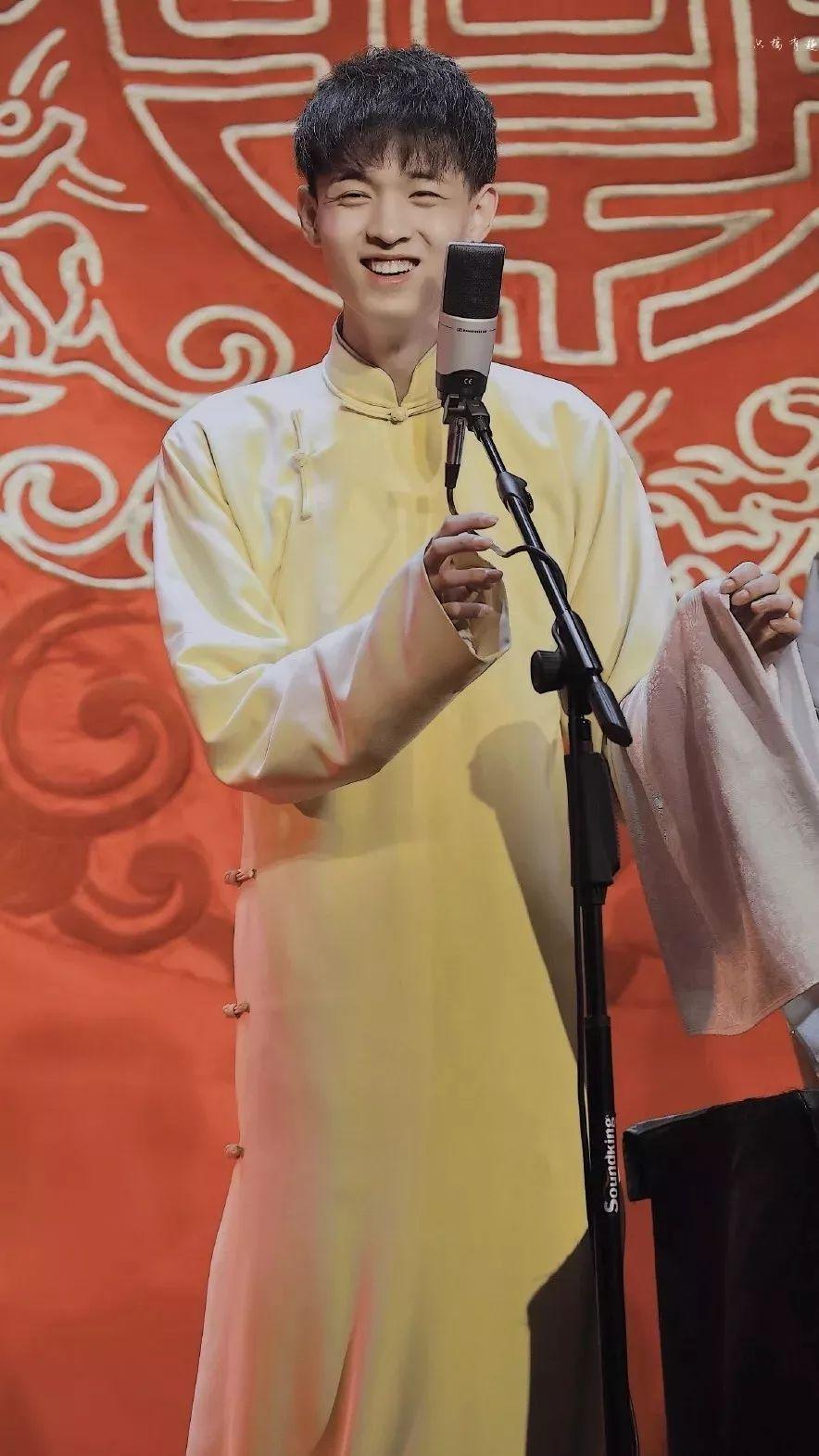 有那些德云女孩的专属壁纸? - 知乎