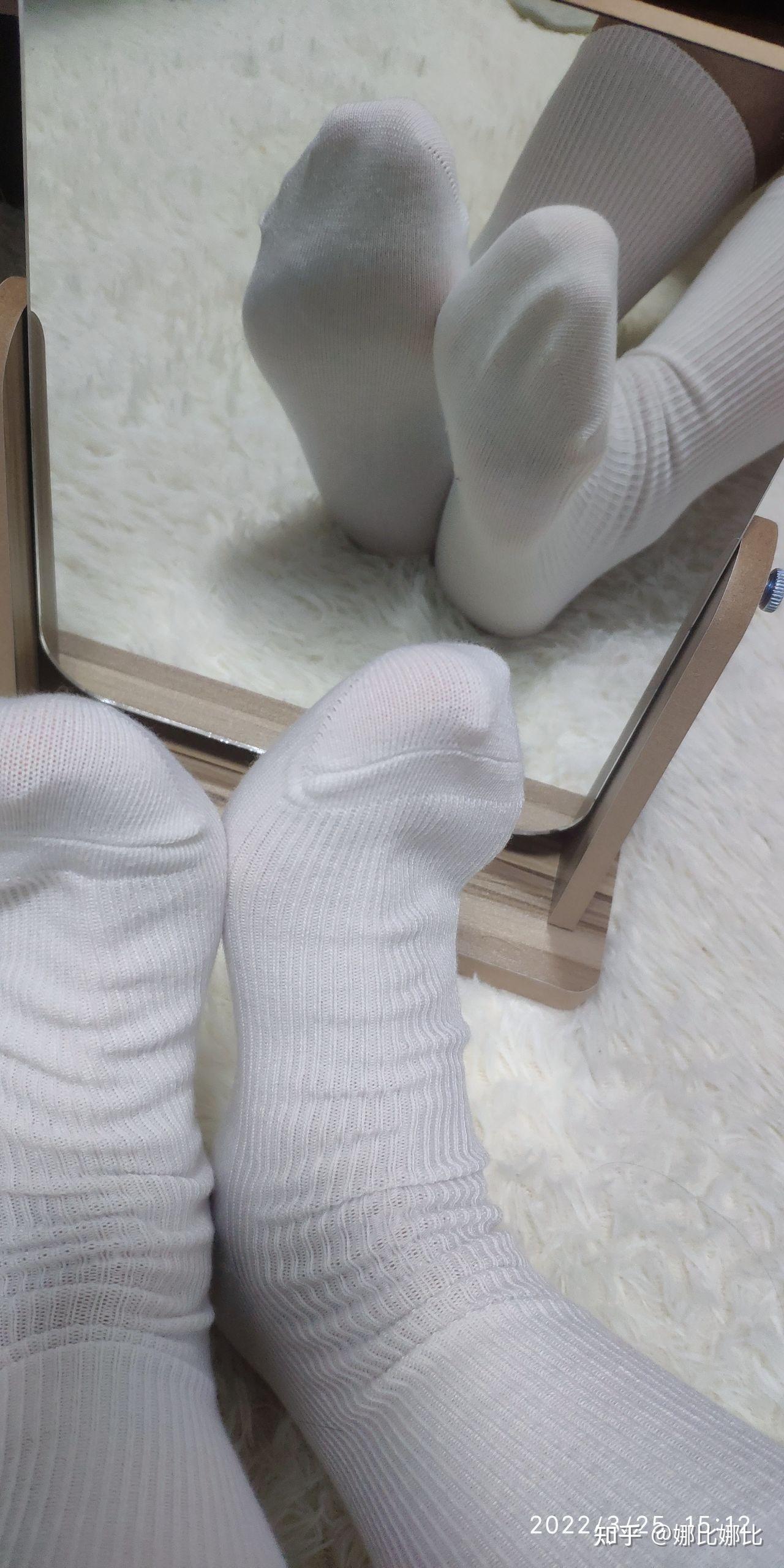 为什么脱完袜子女生的脚不臭? - 知乎