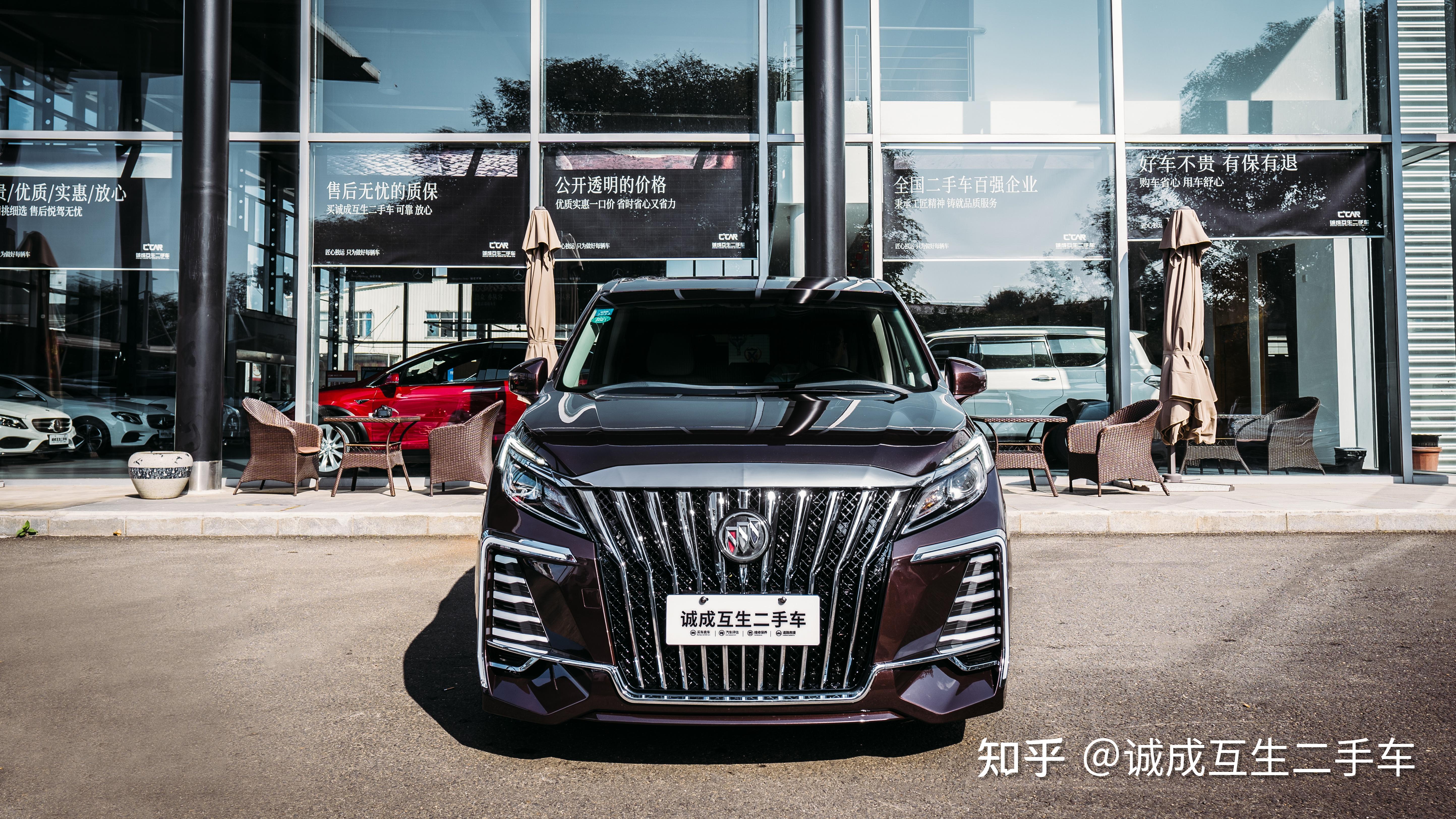 高贵而不俗气的帝王蓝内饰【别克gl8豪华商务"雅典娜" 】