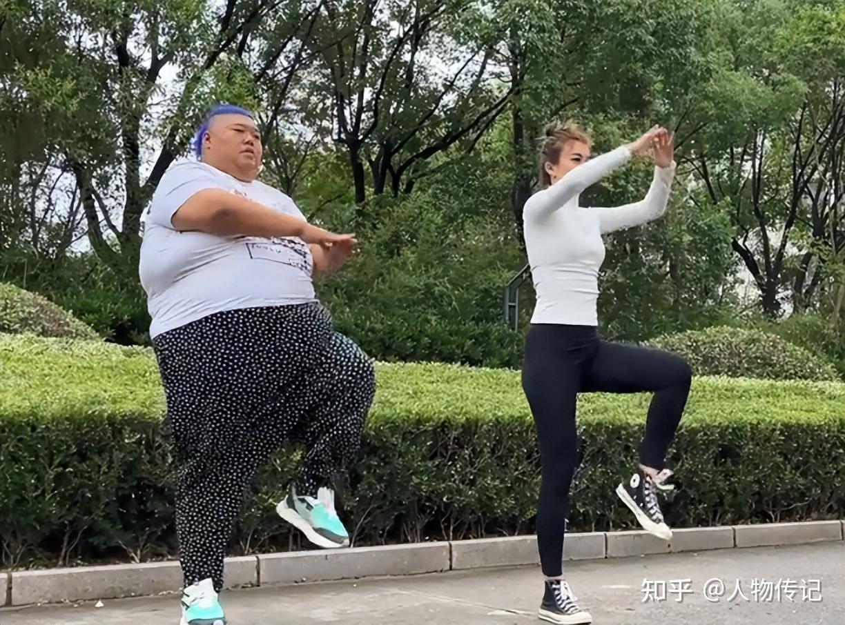 六百斤吃播博主胖猴仔：不到半年减掉两百斤，如今化身励志减肥博主 - 知乎