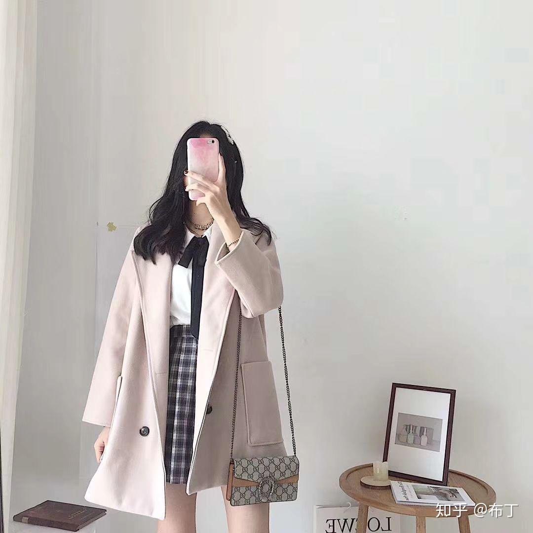 18岁女生怎样穿搭 v2-97bb2f20e2bd395123276deedc66a7ae_r.jpg