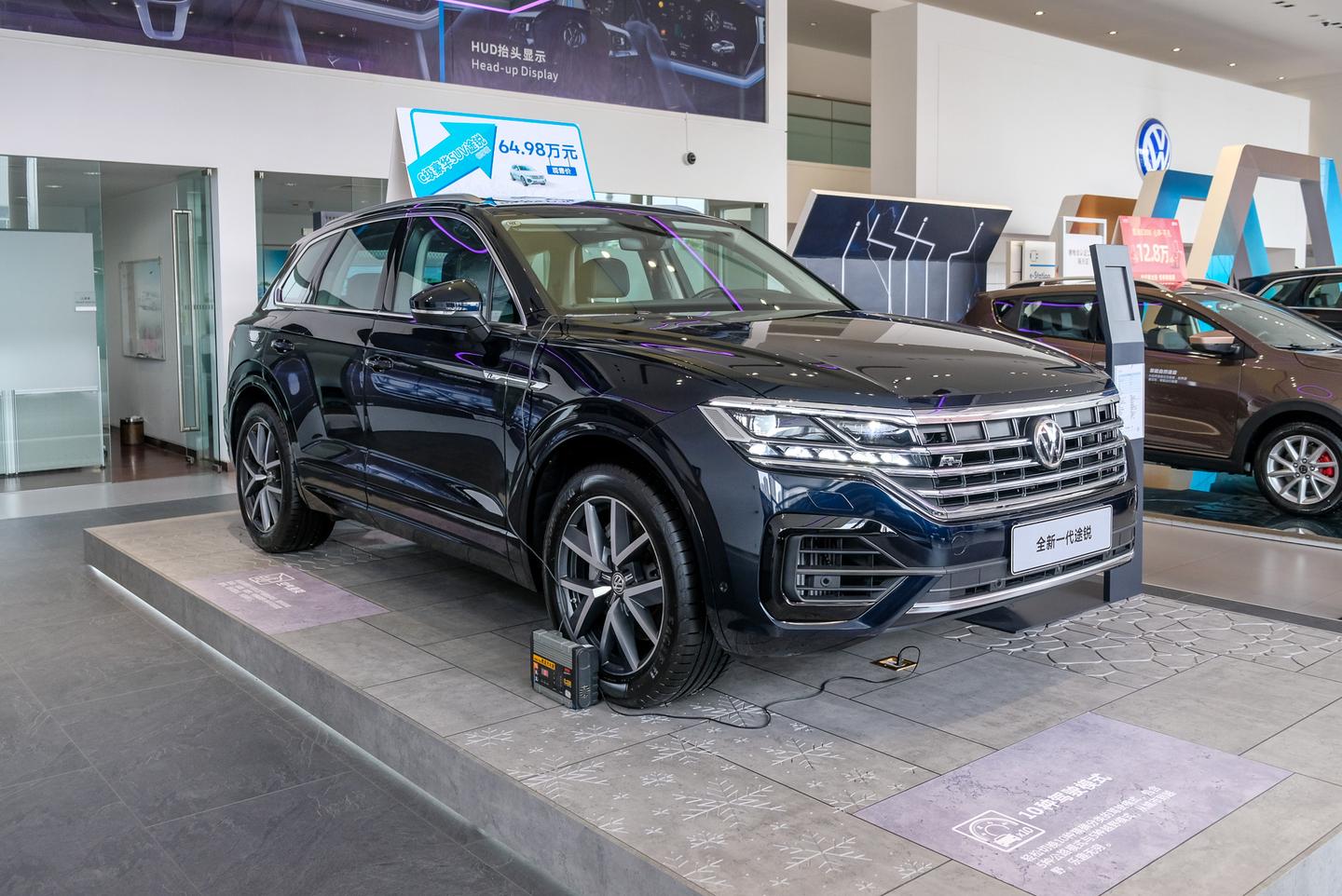 冷饭热炒实拍大众途锐30tsi锐享版