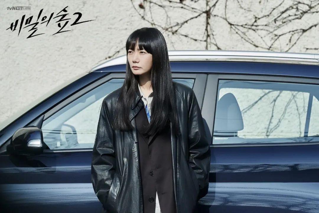 她们从来不是"麻烦的存在",特别是李秀妍笔下的女性角色.