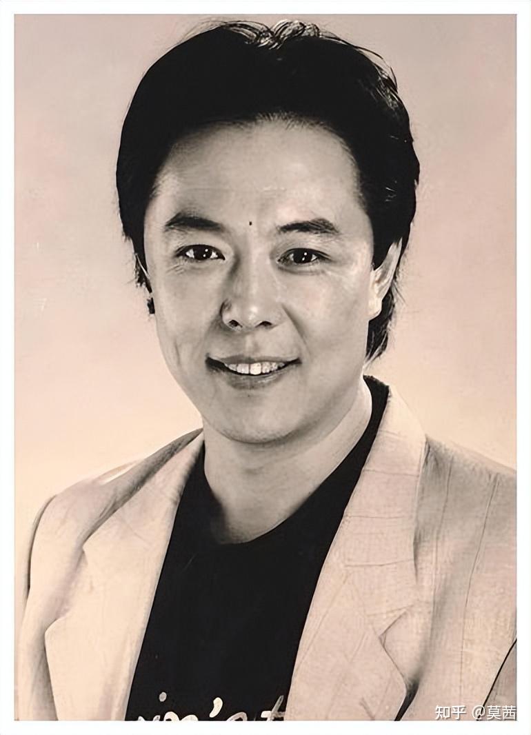 善恶终有报!66岁就坐上轮椅的张铁林,如今已活成了一个"笑话"