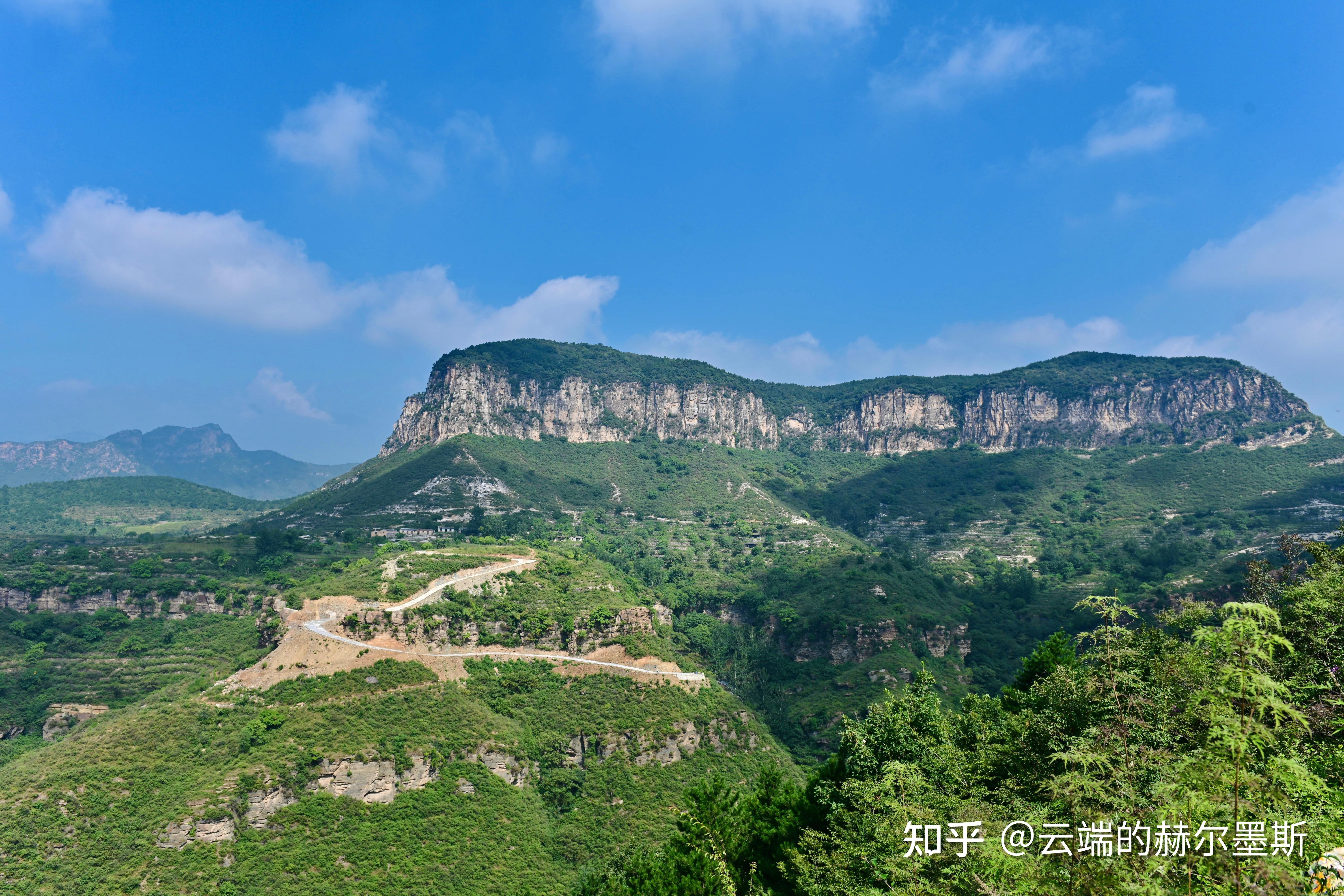 房山三角城徒步|在山脊和松林中穿行,偶遇蘑菇和羊群 - 知乎