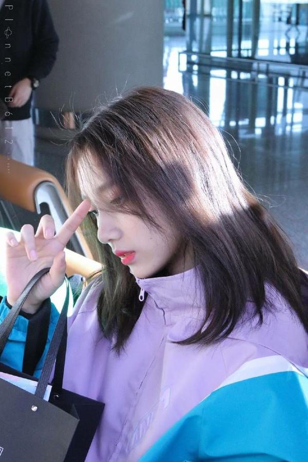 苏芮琪 好好看啊这完美的侧颜这高挺的鼻梁这清晰好看的下颌线