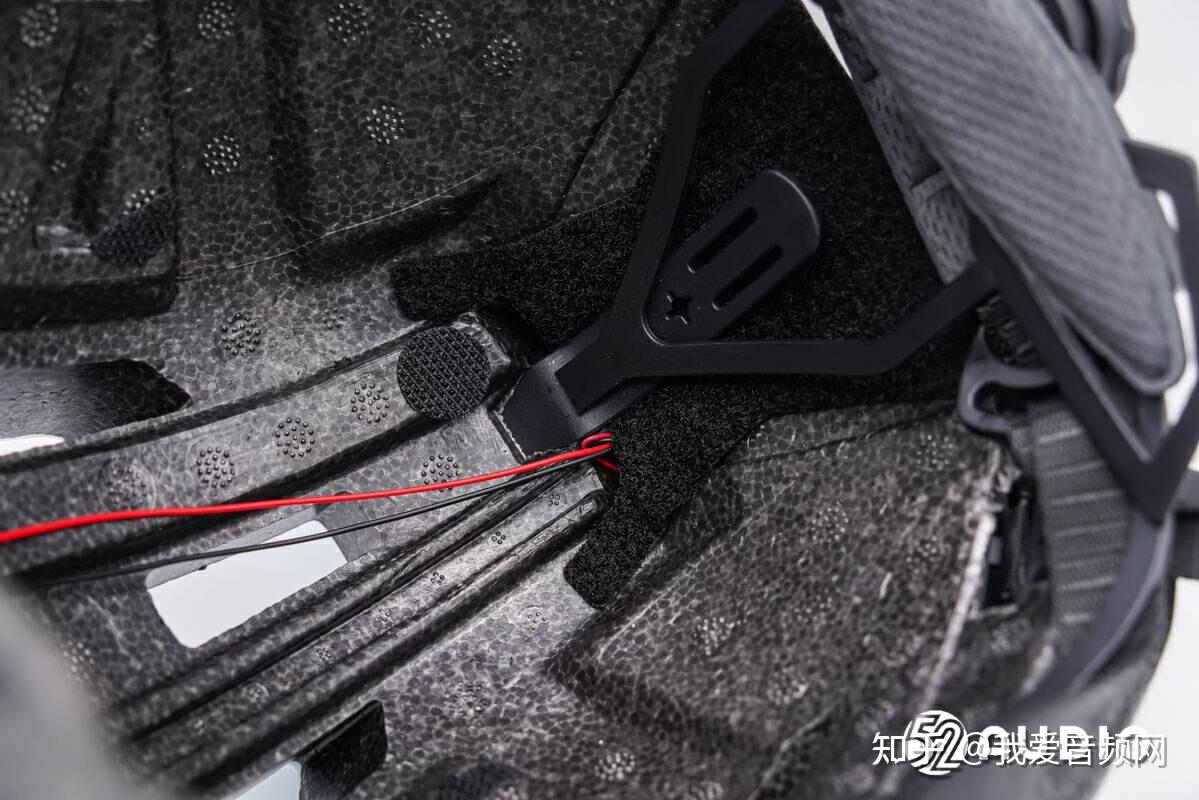 孚沃foxwear v8智能骑行头盔拆解,前置1080p高清摄像头,后置警示尾灯