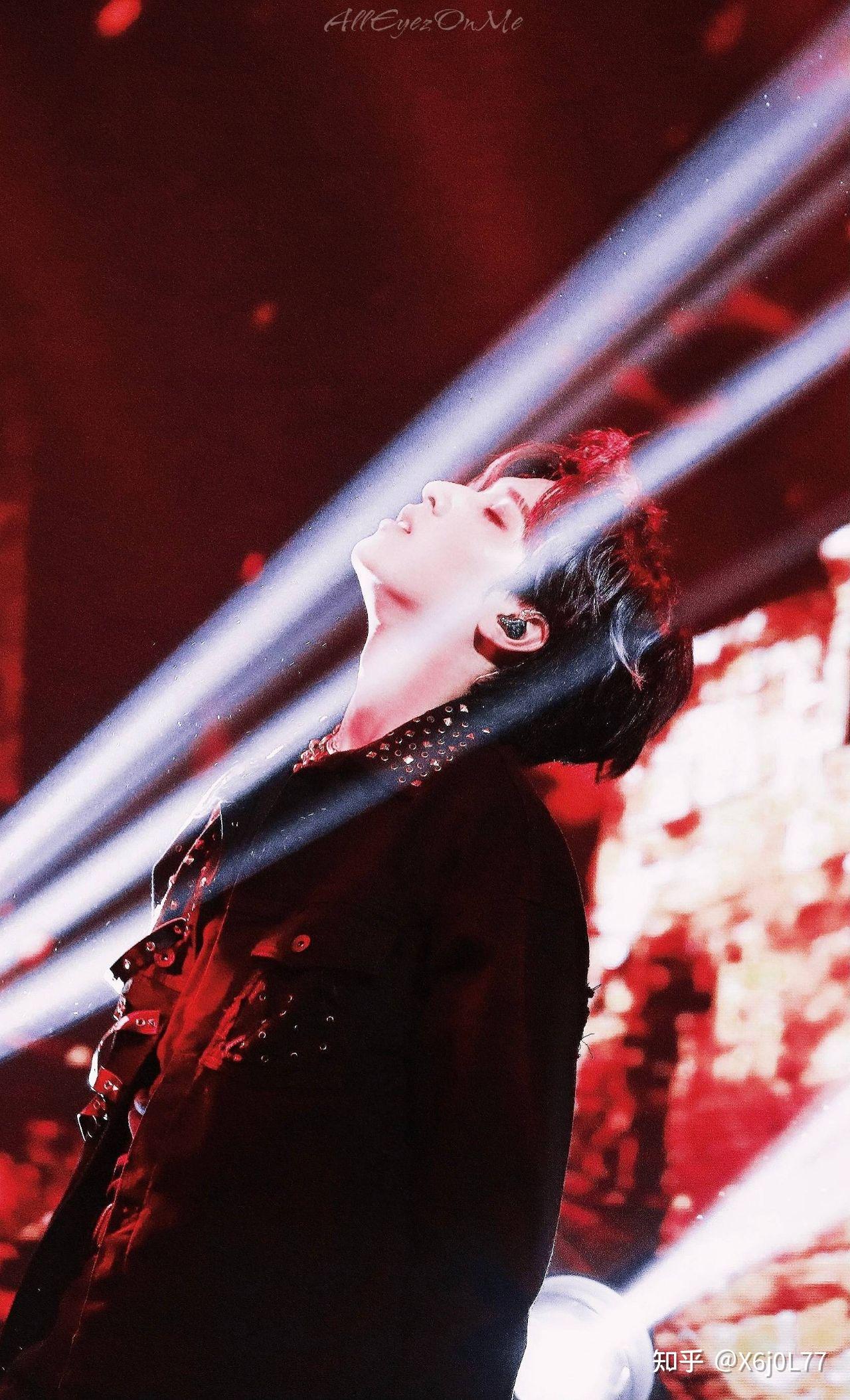 可以分享一下严浩翔的舞台造型图片吗