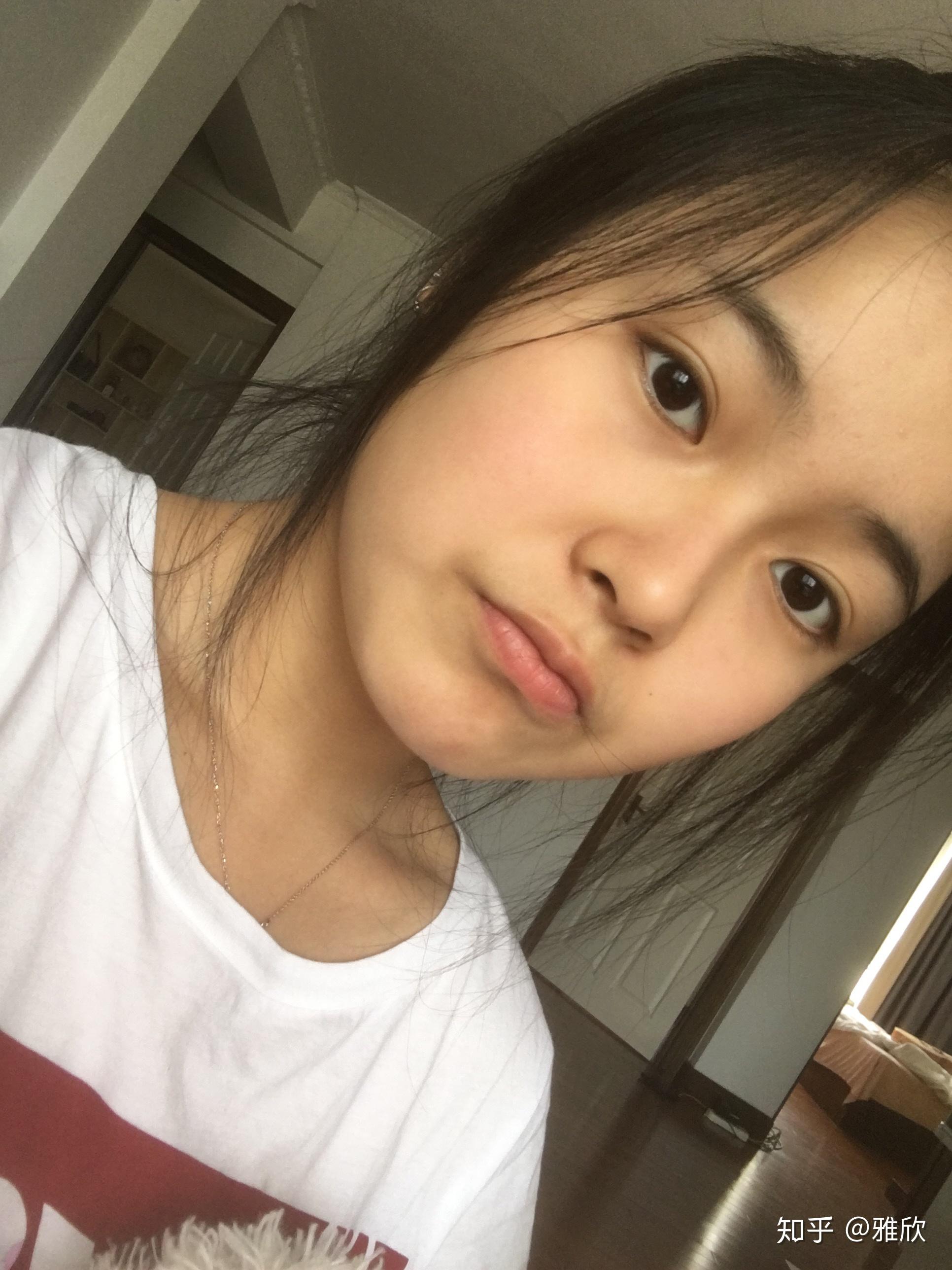 素颜好看的女生有哪些特点?