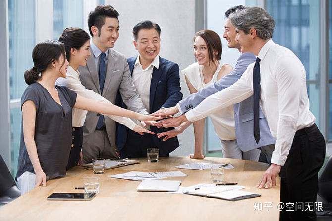 什么是人力资源公司的劳务派遣和外包 v2-9854163a2434cb3efa4a9b4a1df3ca46_r.jpg