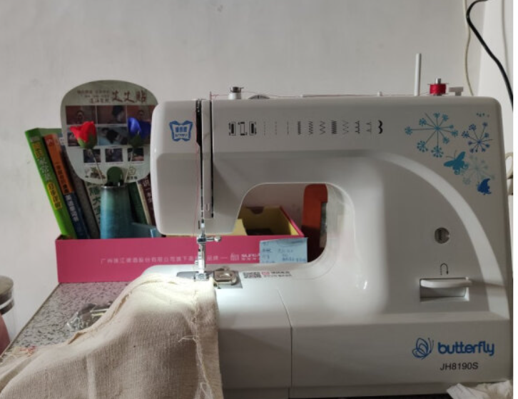 缝纫机怎么安装卷边器 v2-986f3a4b913c12bed235a349cf310a92_r.jpg