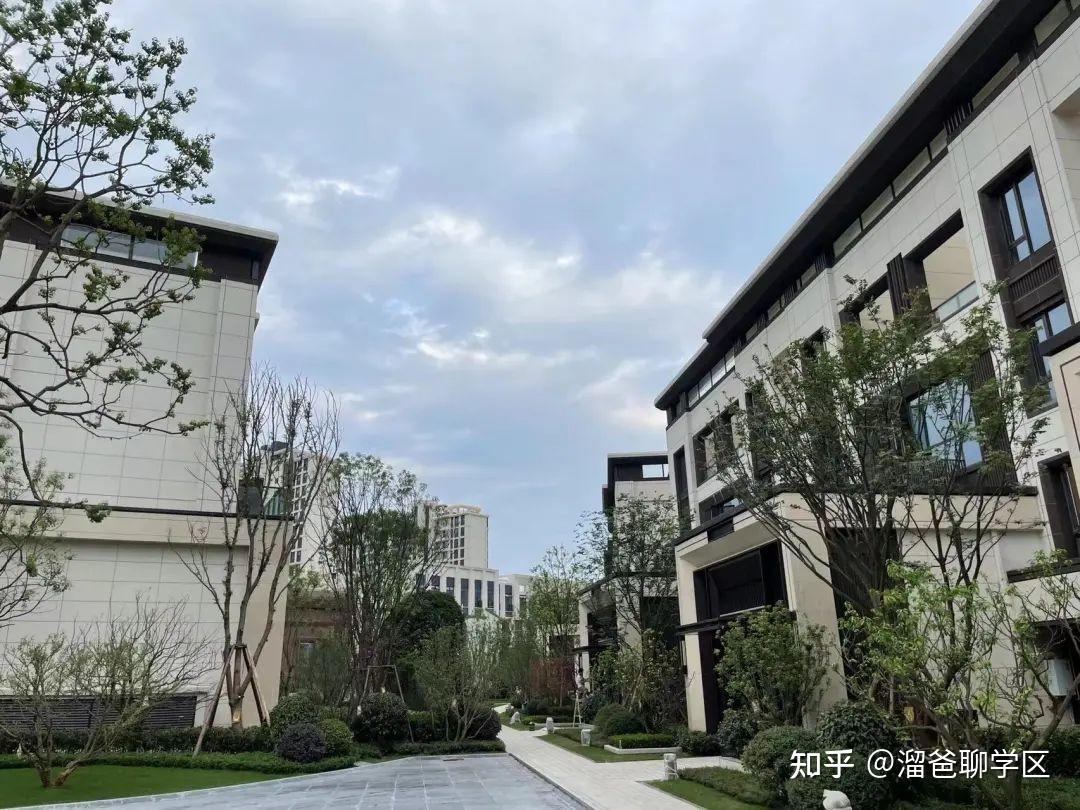在看了70多个叠拼项目后,我发现了这些亮点… - 知乎
