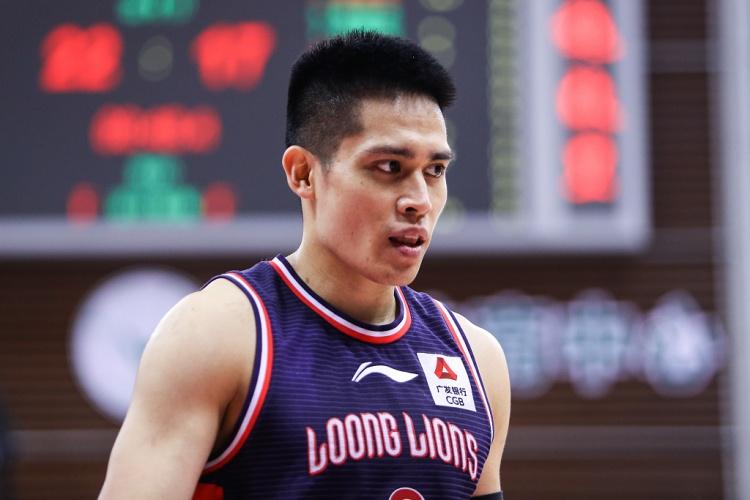 22分8篮板陈林坚/福建本轮数据:27分4篮板4助攻黄毅超/福建本轮数据