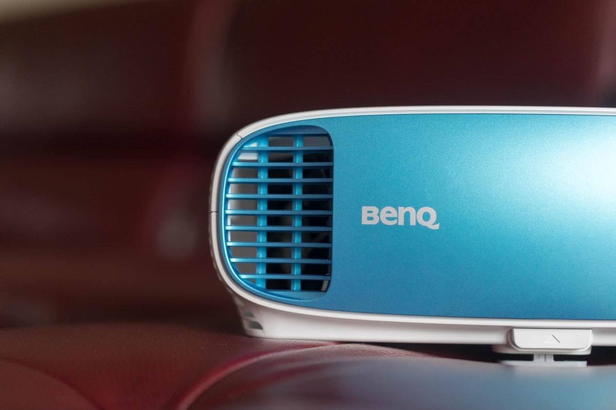 躺在家里体验4khdr投影明基tk800m初体验