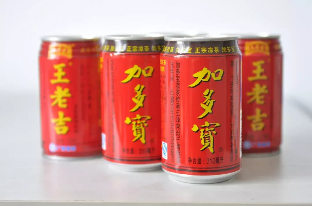 2012年是加多宝业绩最辉煌的一年,其全年销售额突破200亿元,不仅占了