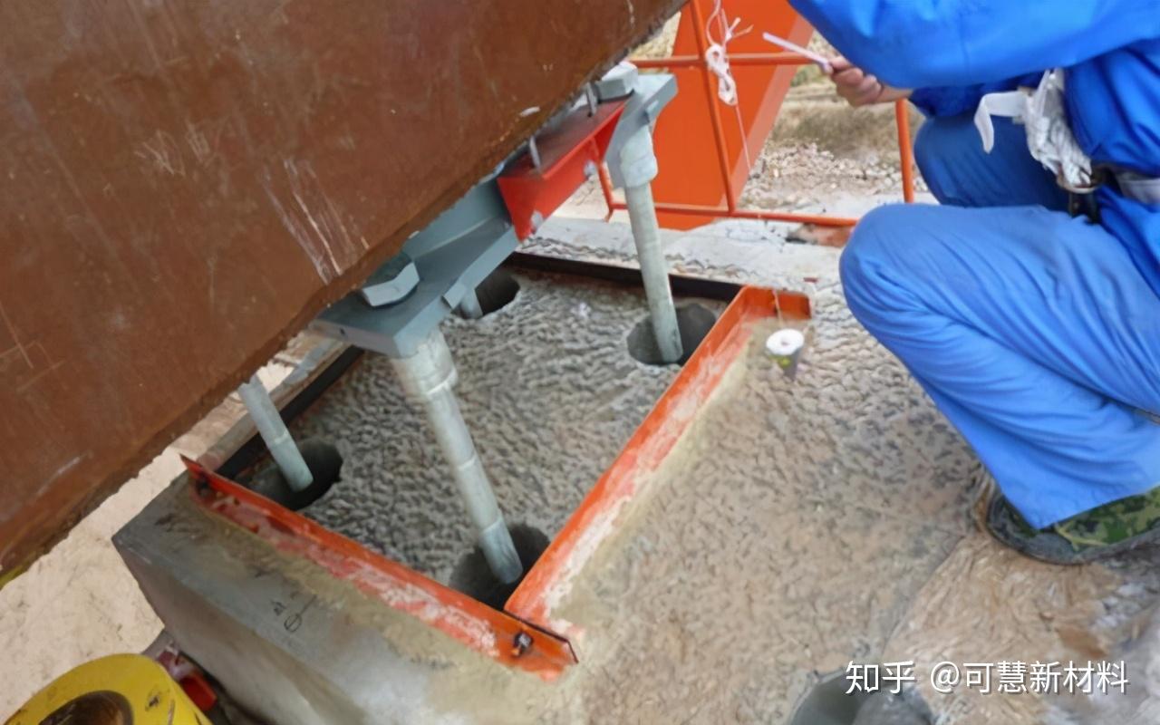 现浇梁桥盆式橡胶支座重力灌浆,支座底板与墩台支承垫石之间灌浆
