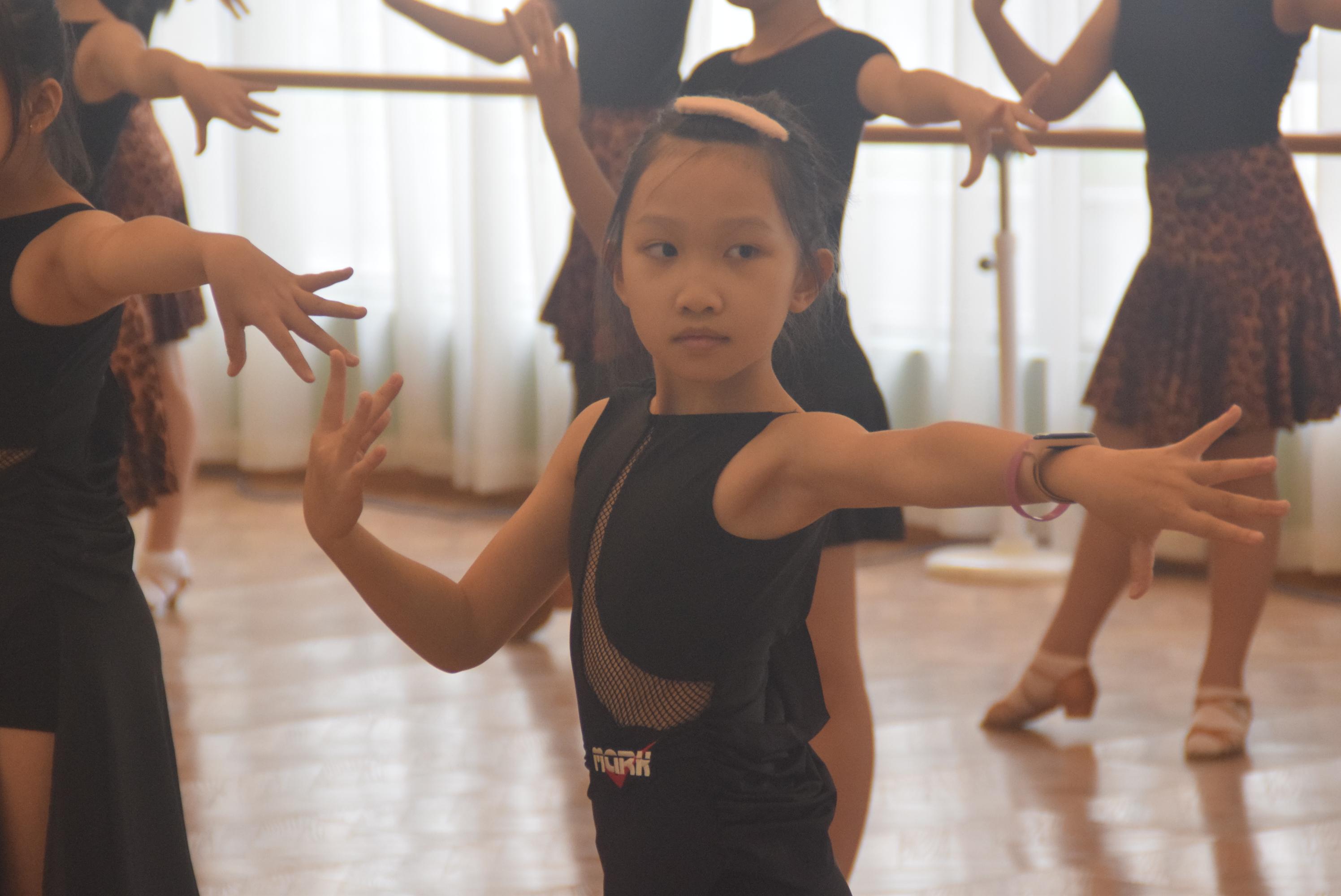 芭蕾：舞蹈训练的基础 - 知乎
