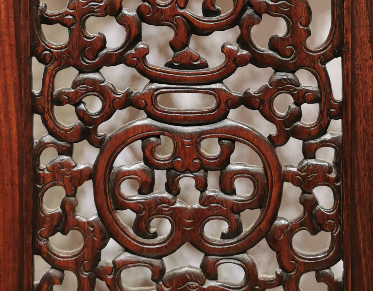 黄花梨五屏风镜台夔龙纹组成的是福寿两字