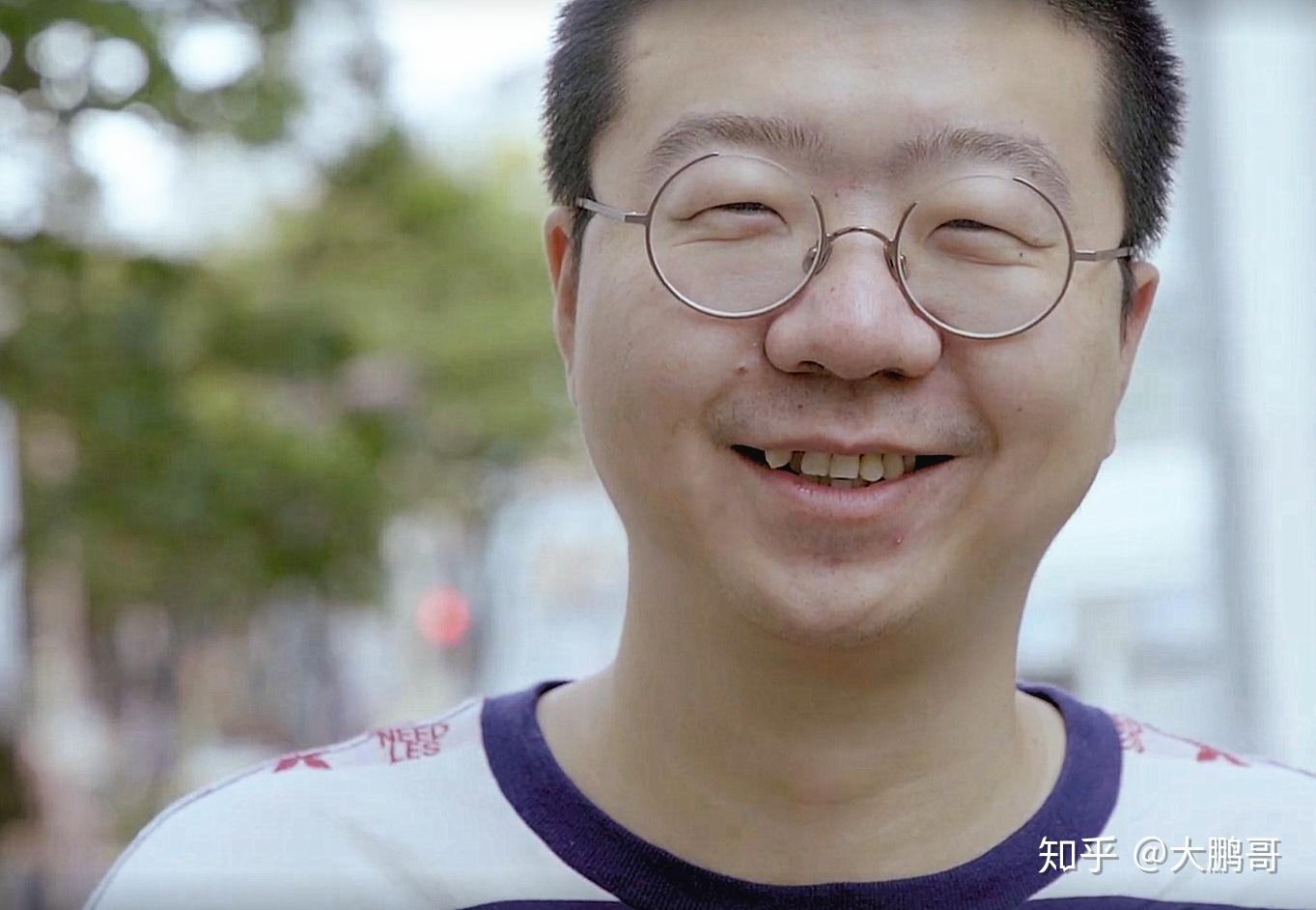 《奇遇人生》，东京歌舞伎町，李诞在李小牧身边格外有依靠！ - 知乎