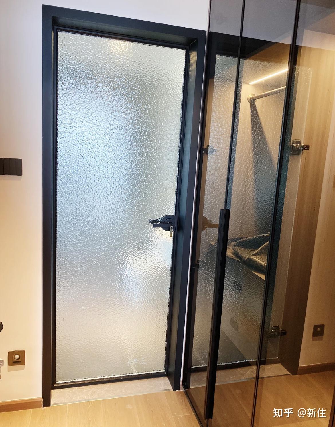 觉得可能不太适合用在卫生间门,可以做衣帽间门,厨房门,阳台门,隔断等
