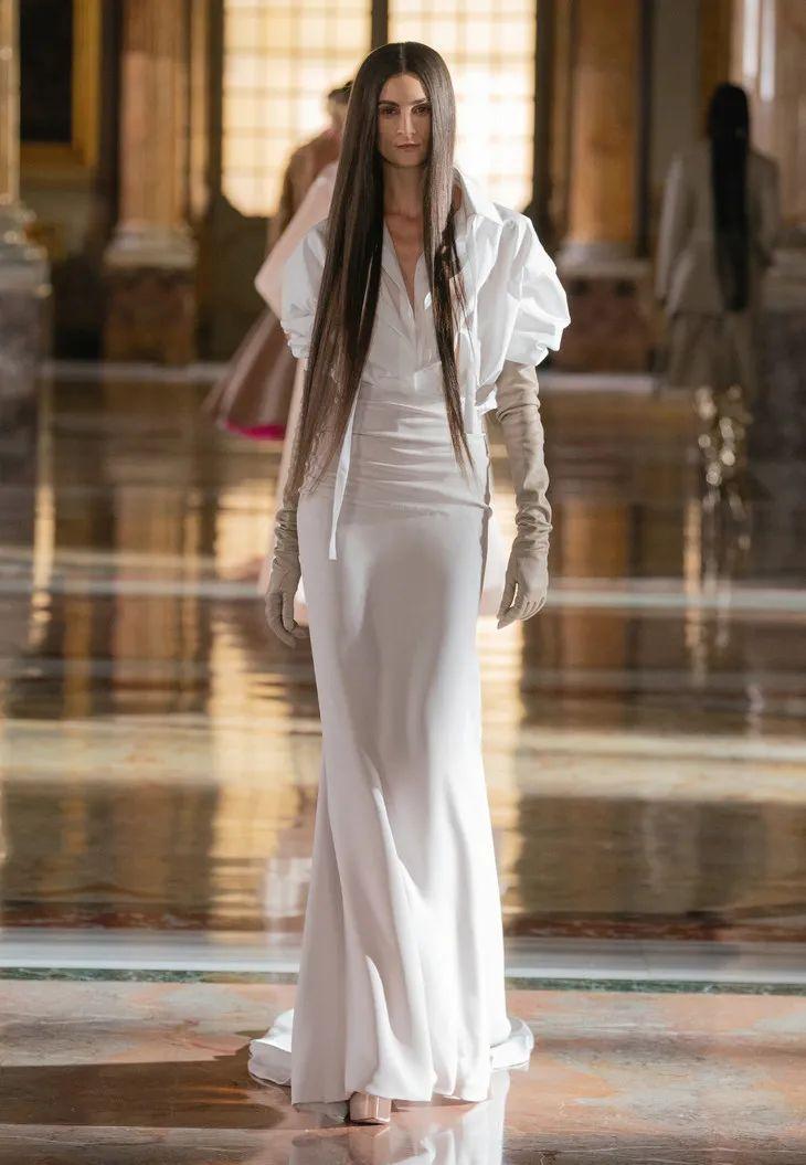 t型台没有仙女裙的valentino高定是因为仙女已成女王