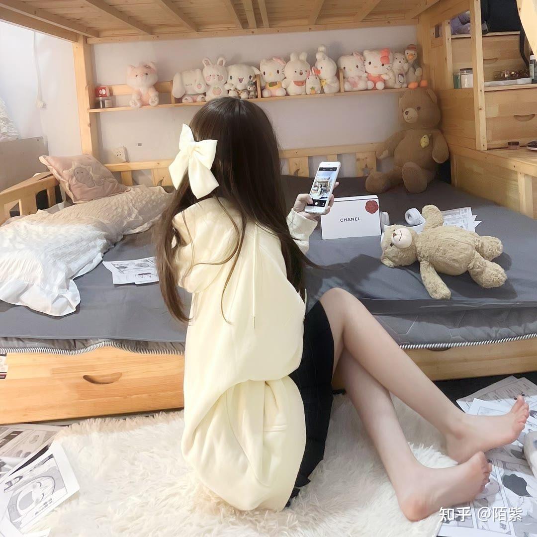 光脚小美女有多迷人 - 知乎