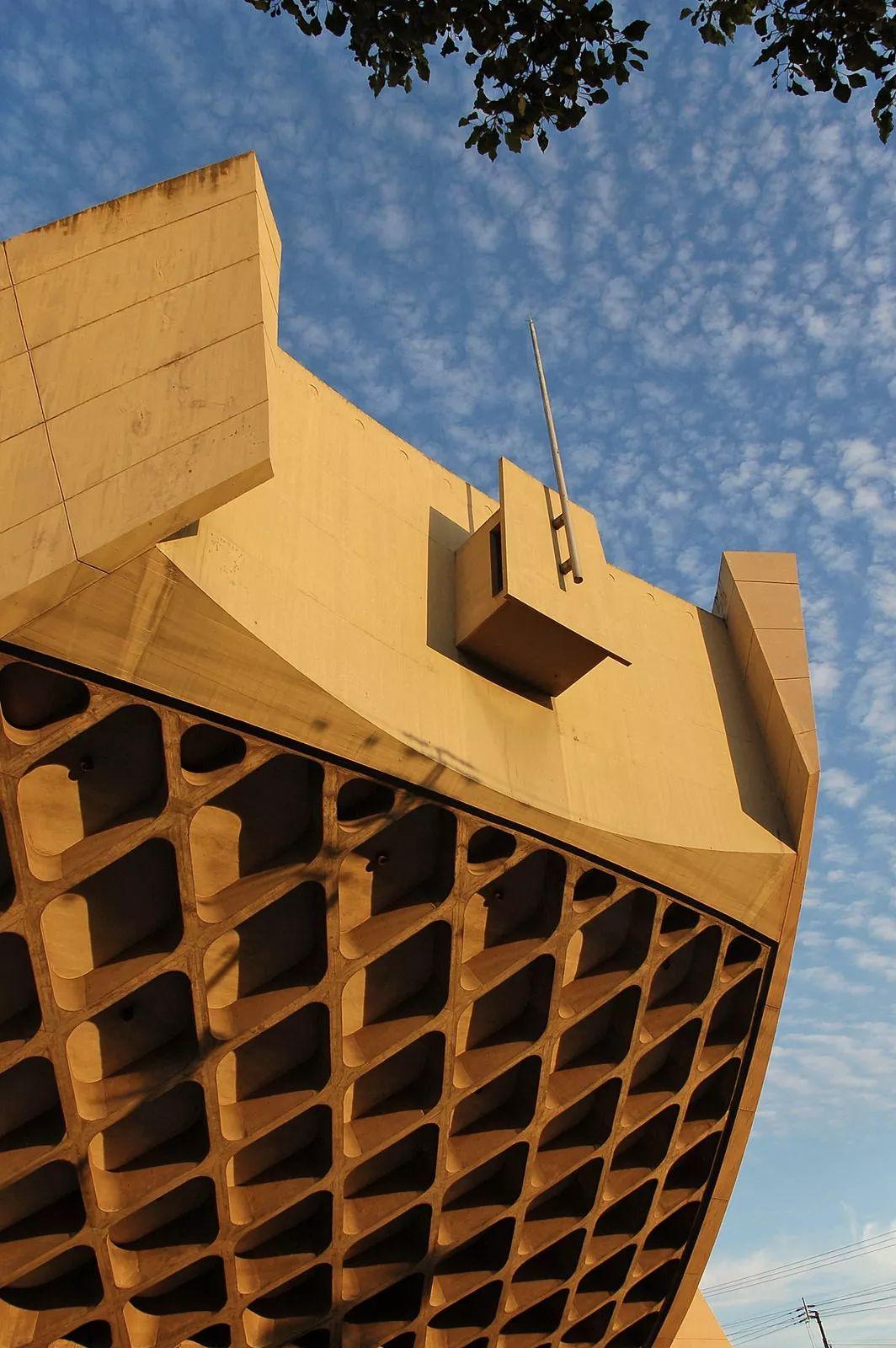 丹下健三丨日本建筑史上的柯布西耶