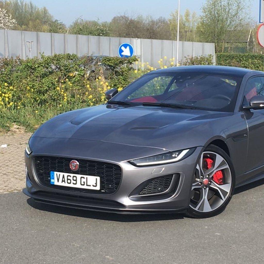 优雅气质背后的暴躁性能 海外实拍全新捷豹f-type