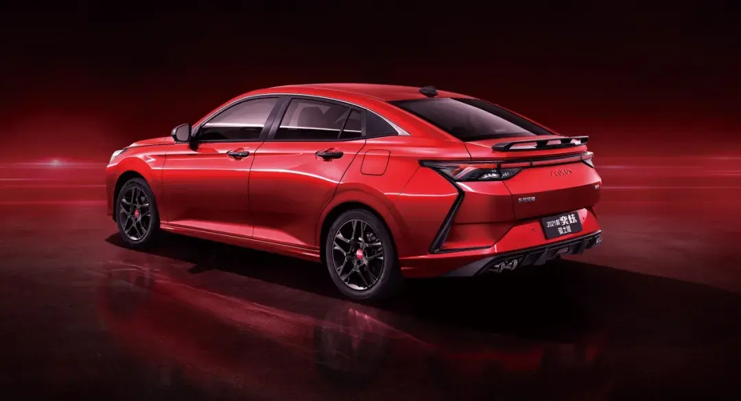 2021款东风风神奕炫家族上市黑武士版炫酷亮相