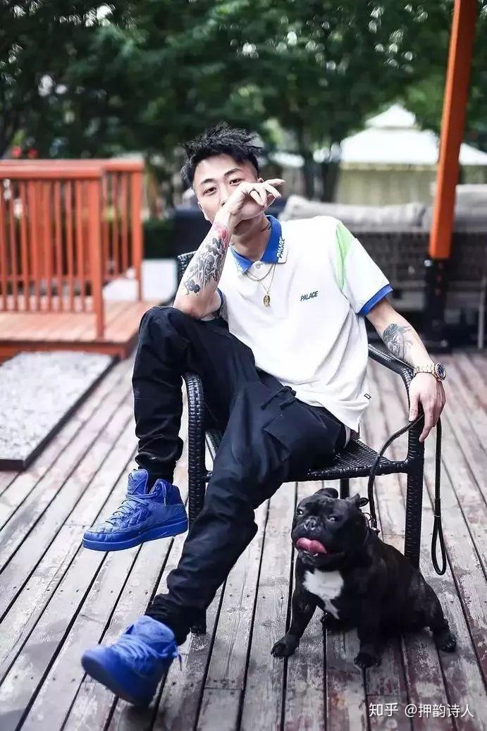 丁飞的歌曲有着自己独特的风格,同时也影响到了不少的rapper.