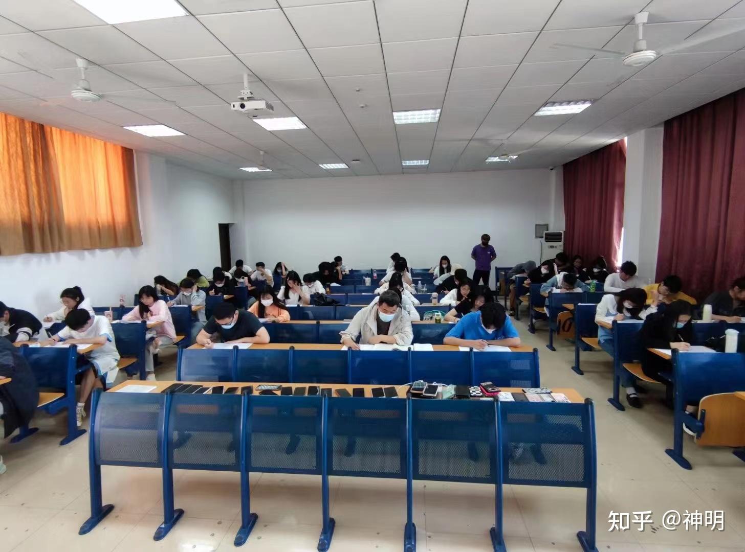 武汉工程大学的全日制本科助学班到底怎么样？ 🙊用实图证明上课的地方！ - 知乎
