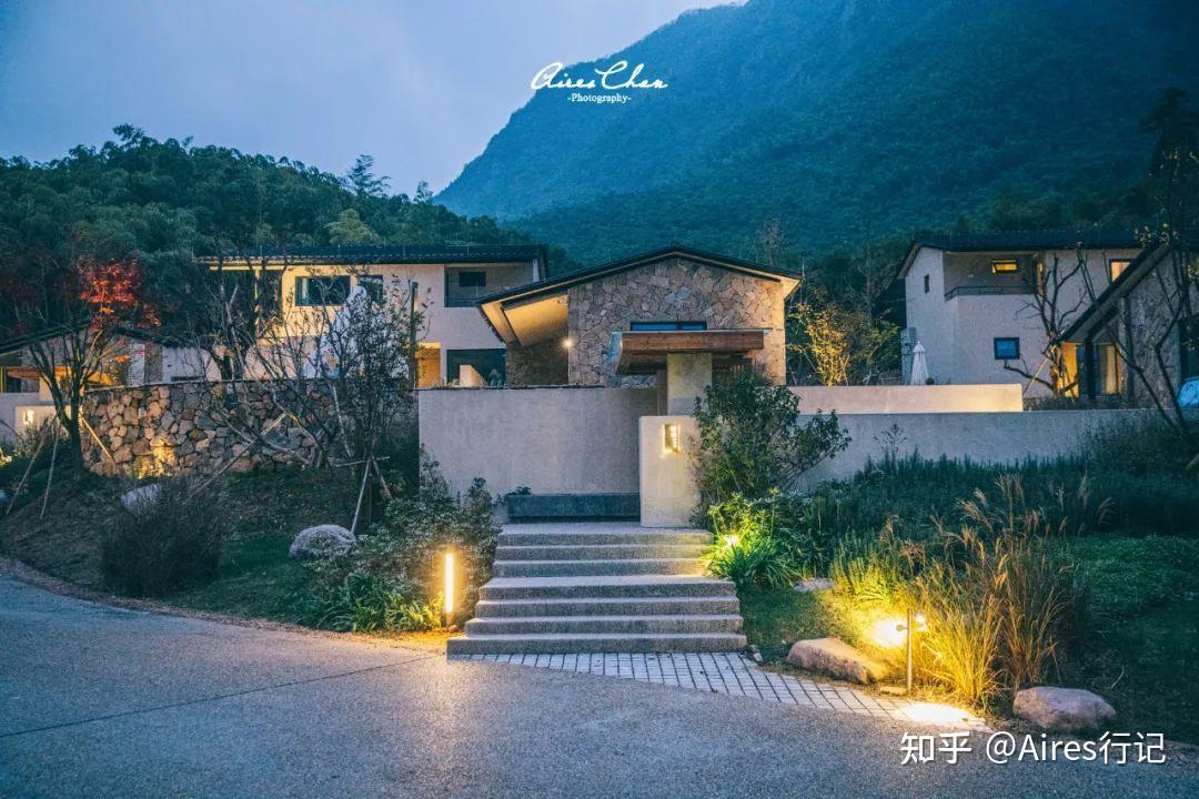 既下山梅里同款,安吉野在山川重新诠释了院落式野奢度假 - 知乎