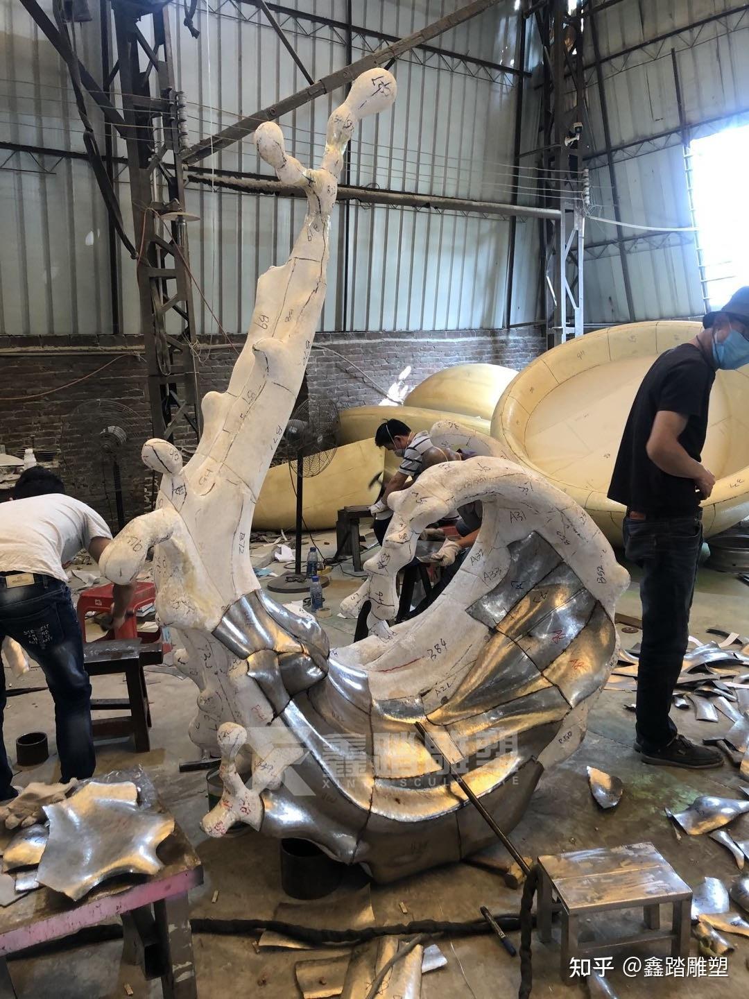 不锈钢雕塑是怎样制作而成的