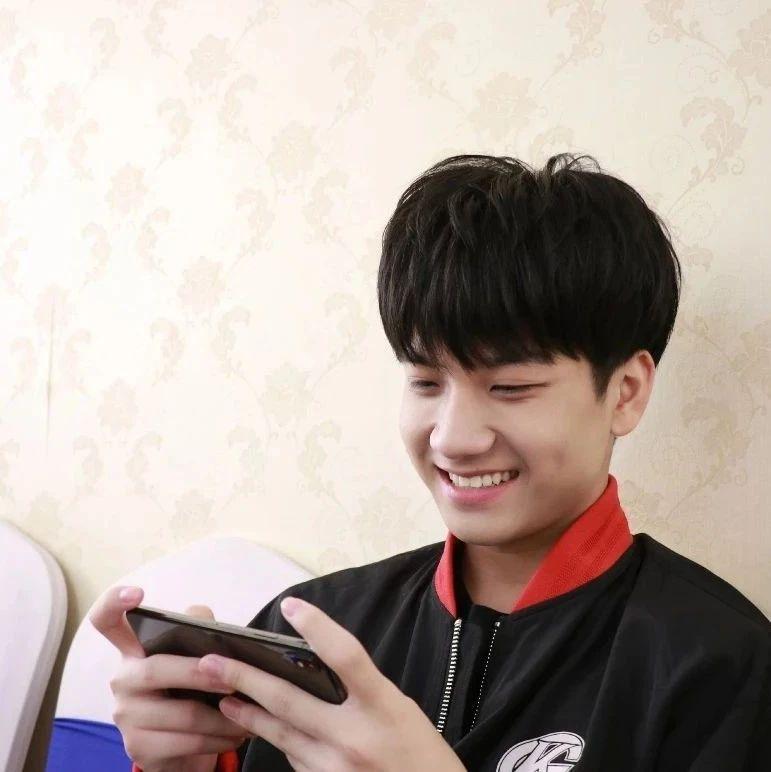 kplgk强势崛起野王鹏鹏退出电子厂群聊纵情准备接班