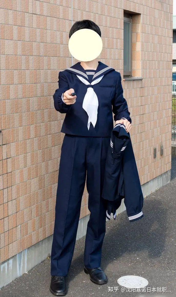 装裤以外,日本学校还有一个更加惊为天人的操作,那就是:考虑废除学生