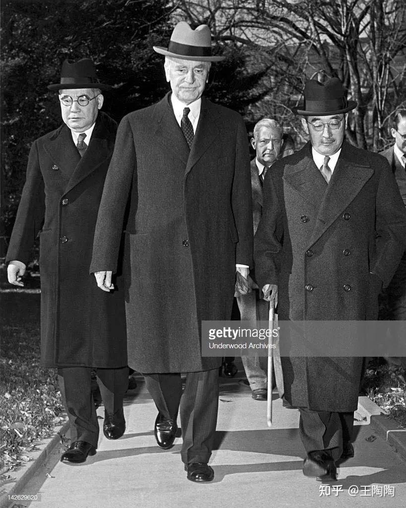 的稳健派外交官野村吉三郎和来栖访问白宫野村吉三郎和来栖走出白宫