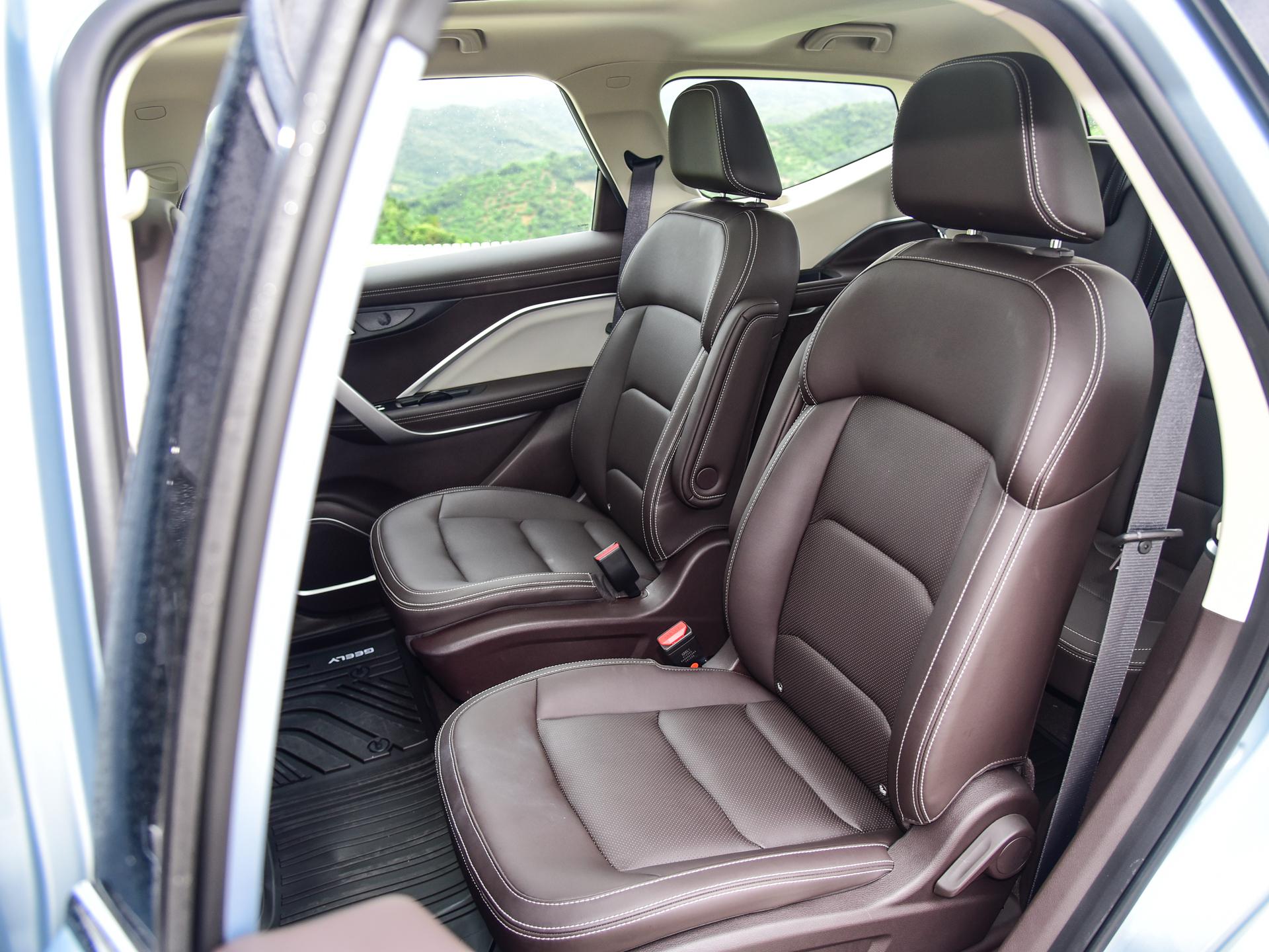 居家mpv的新选择,2021款吉利嘉际实拍图