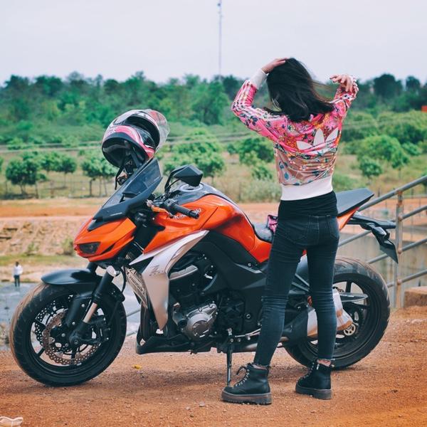 女生会骑摩托车是怎样的体验?