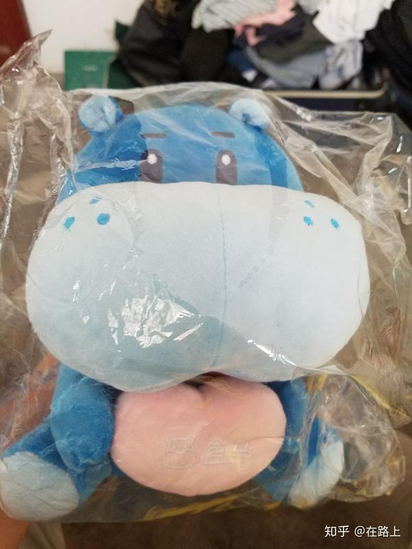 请问马云巴巴的盒马鲜生蓝色公仔哪里有的买?