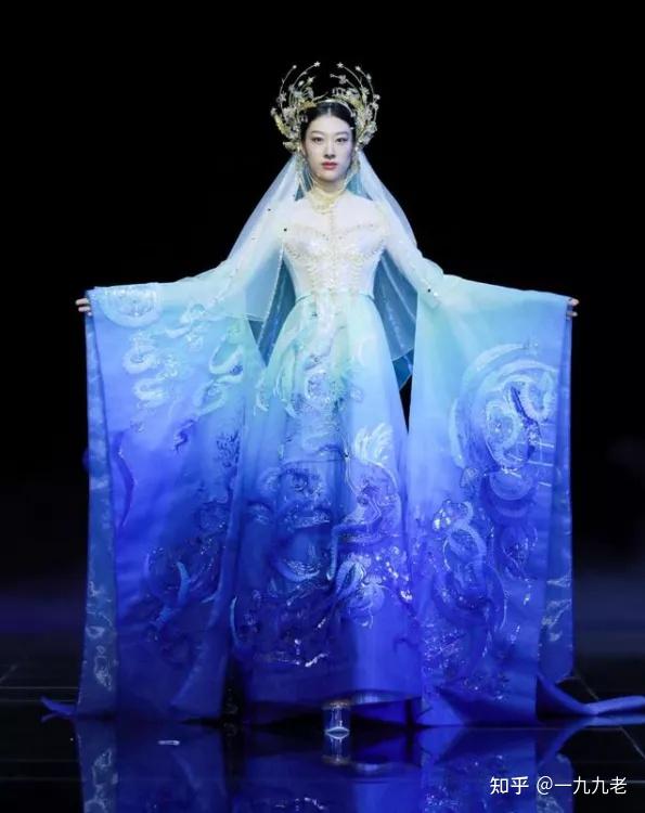 王浩歌,流行音乐男团r1se赵磊,国风歌手王敬轩现身t台,演绎盖娅传说