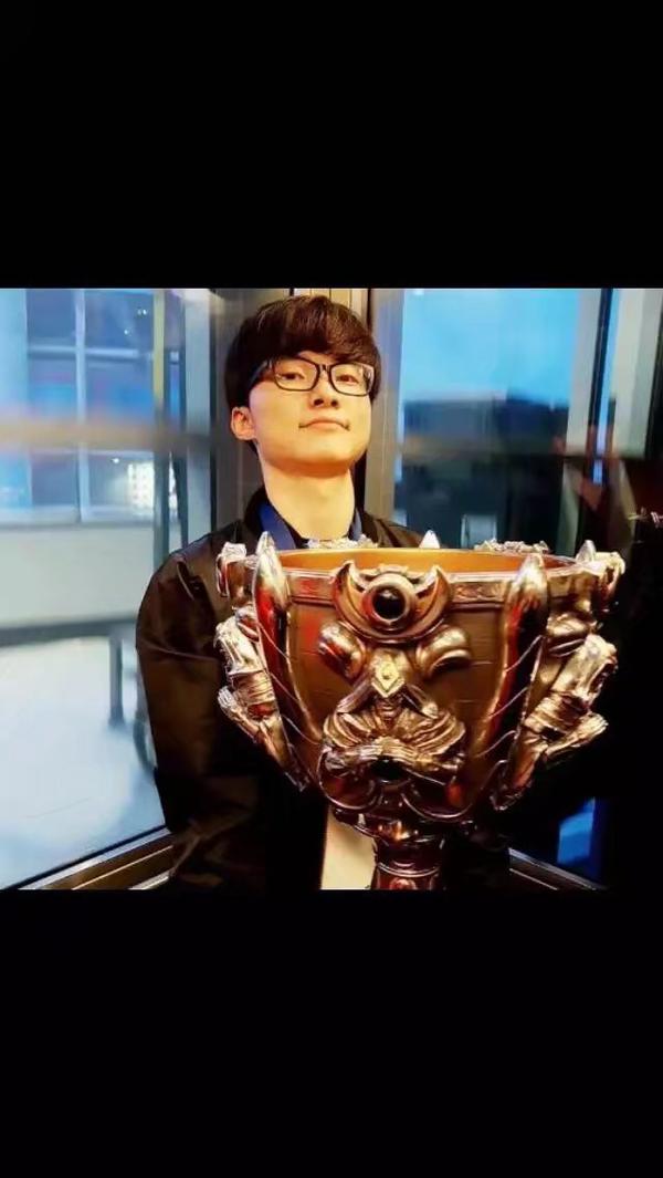 可能faker一生的黑点就是成就一个叫"五五开"的人.