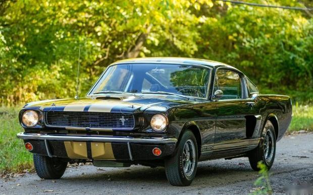 1966年shelby gt350h成交价约合141万 - 知乎