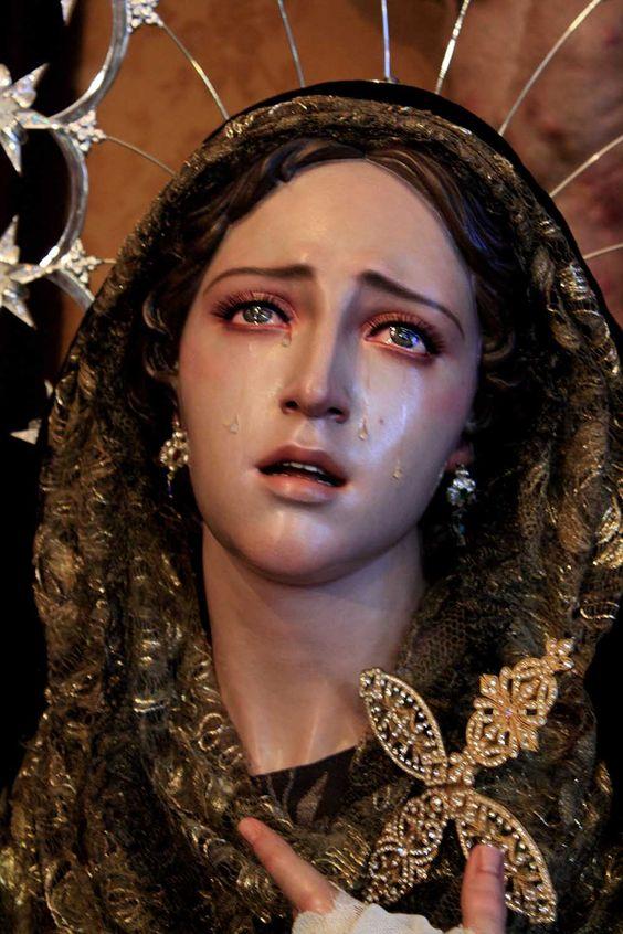 今天只是放一些图而已.塞维利亚的哭泣圣母和耶稣基督.